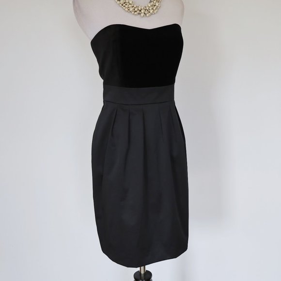 BANANA REPUBLIC Size 4 Black Strapless Cocktail Dress Velvet Satin - Picture 10 of 11